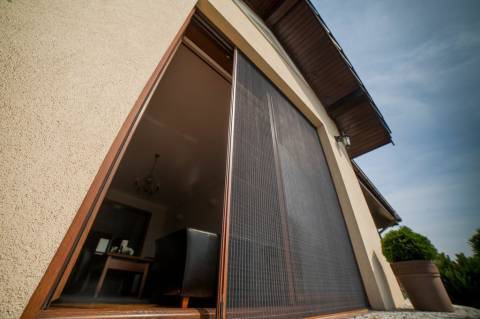Moustiquaire plissée latérale pour baie vitrée et porte coulissante | F-TC Moustiquaire plissée latérale pour baie vitrée et porte coulissante | F-TC
